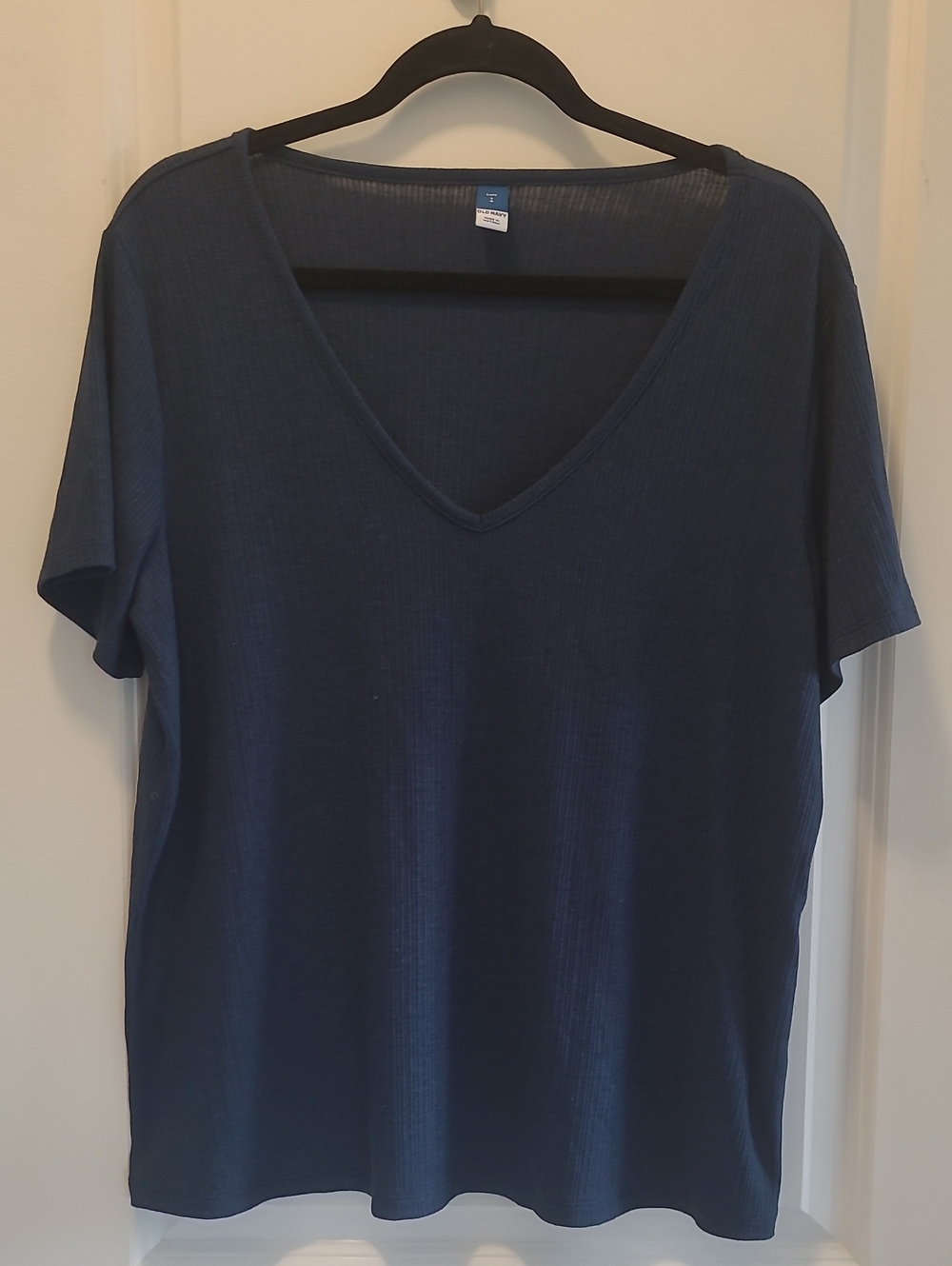 Old Navy Deep Navy V-Neck Short Sleeve Tee